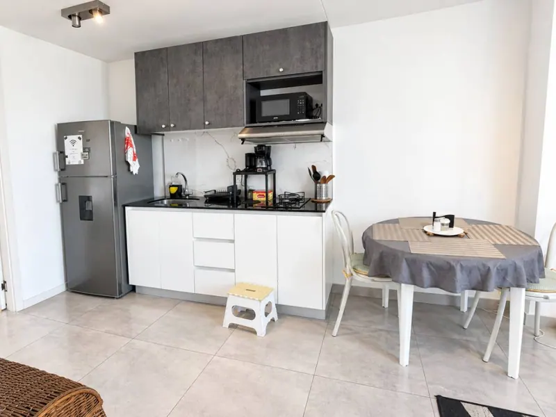 Departamento de 1 dormitorio en venta en el edificio Gold, Equipetrol: foto 2 de 11