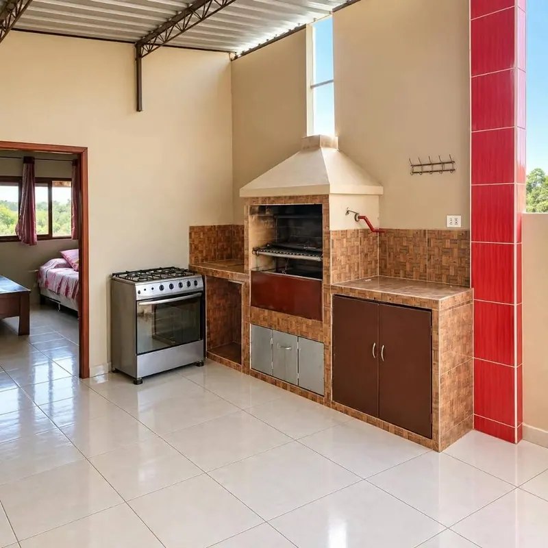 Casa quinta en venta en Cotoca, terreno de 1.301,93 m² con piscina: foto 3 de 10