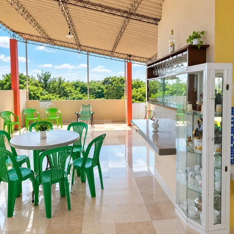 Casa quinta en venta en Cotoca, terreno de 1.301,93 m² con piscina: foto 4 de 10