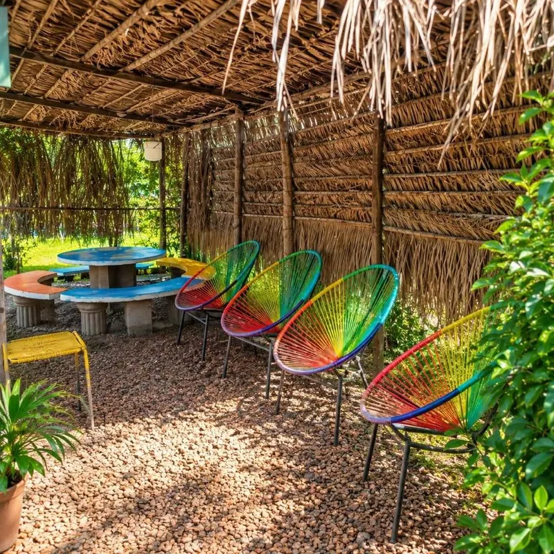 Casa quinta en venta en Cotoca, terreno de 1.301,93 m² con piscina: foto 7 de 10