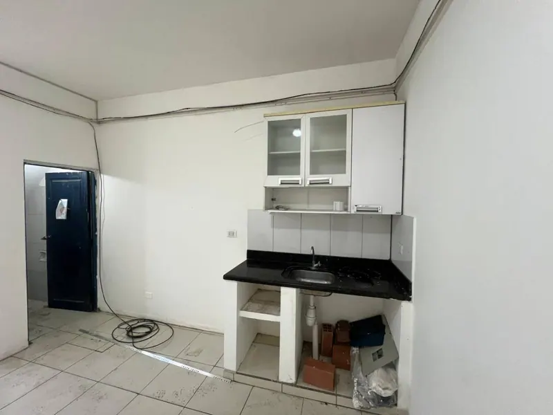 Local comercial de 85 m² en alquiler sobre la Av. Argamosa, Centro: foto 4 de 6