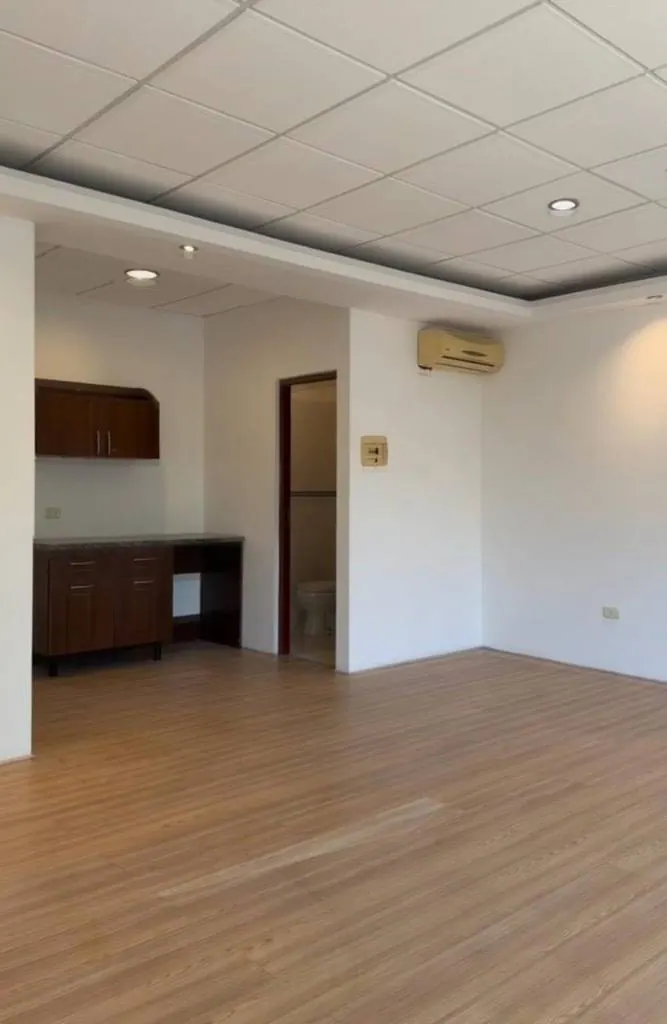 Oficina de 34 m² en alquiler en el Centro, junto al colegio Uboldi: foto 3 de 8