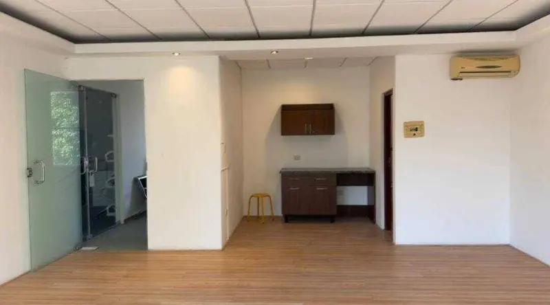 Oficina de 34 m² en alquiler en el Centro, junto al colegio Uboldi: foto 5 de 8