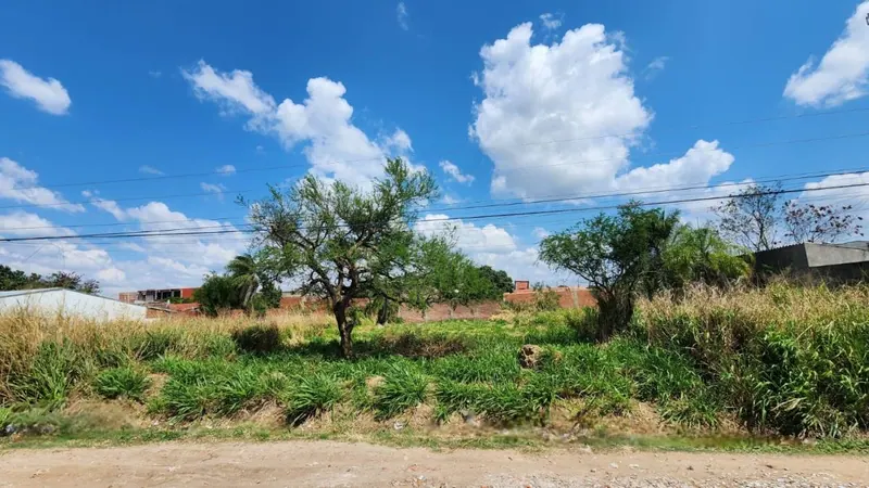 Terreno de 360 m² en venta en Satélite Norte, Pentaguazú 1: foto 1 de 5