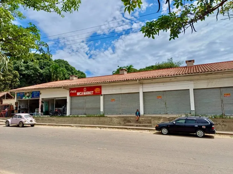 40 m² commercial space for rent on the La Guardia double lane highway
