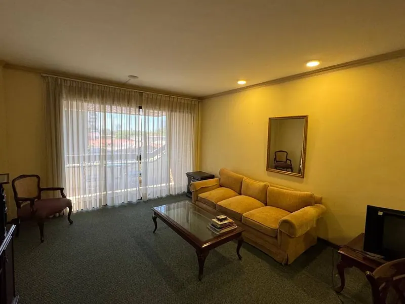 Departamento de 1 dormitorio en anticrético en Yotaú, Equipetrol: foto 3 de 9