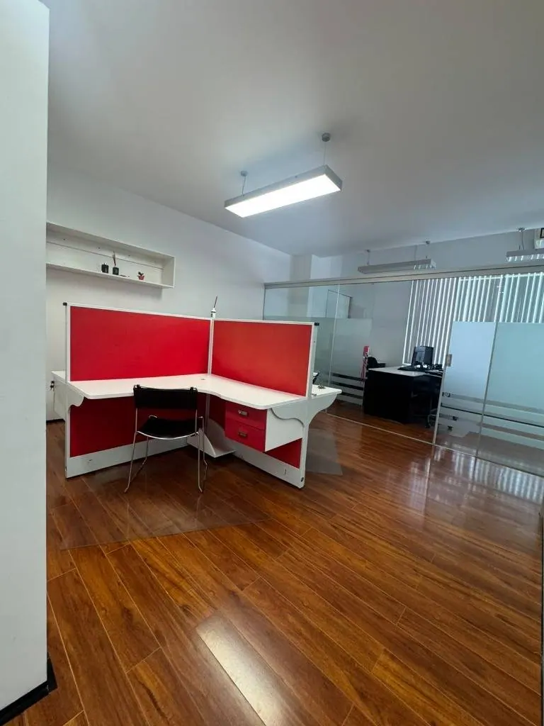121.21 m² office for rent in Spazzio 1, Av. Beni: foto 5 de 8