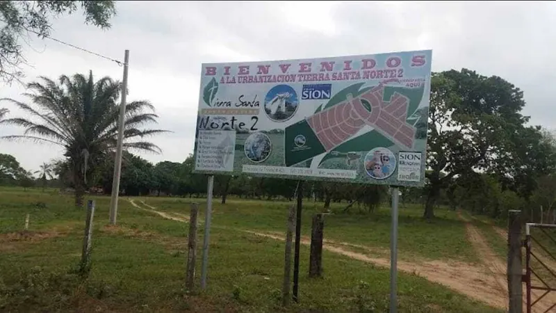 523.56 m² lot for sale in the Tierra Santa development, Warnes: foto 3 de 4