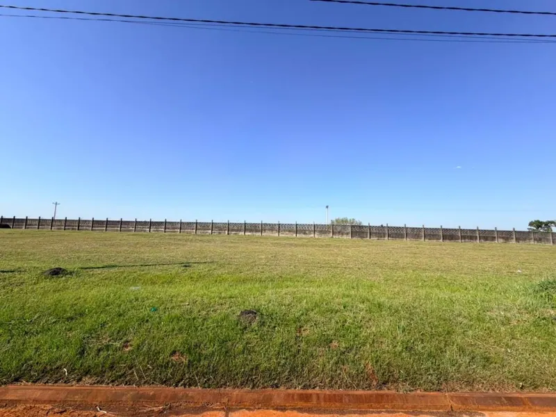 Terreno de 303,39 m² en venta en condominio en Lomas del Urubó: foto 1 de 8