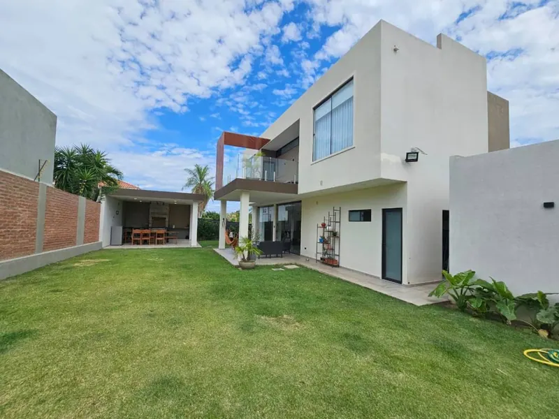 Casa de 3 dormitorios en alquiler en el condominio Villa Real, Urubó: foto 3 de 19