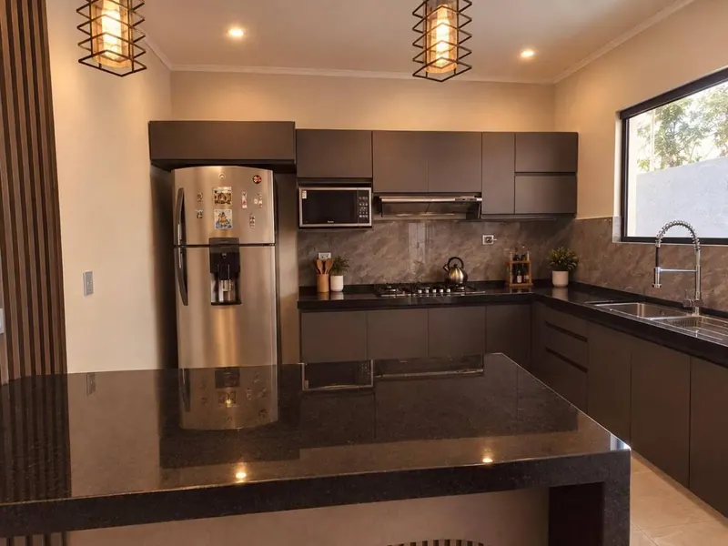 Casa de 3 dormitorios en venta en el 9no anillo y G77, Zona Norte: foto 3 de 5