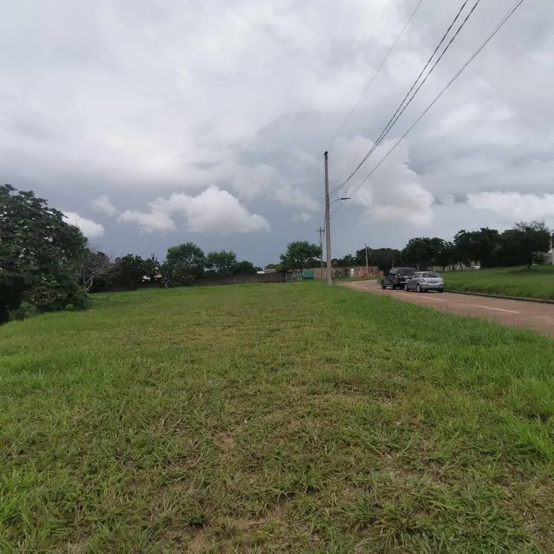 Terreno de 672,53 m² en venta en Lomas del Sur, Urubó: foto 3 de 6