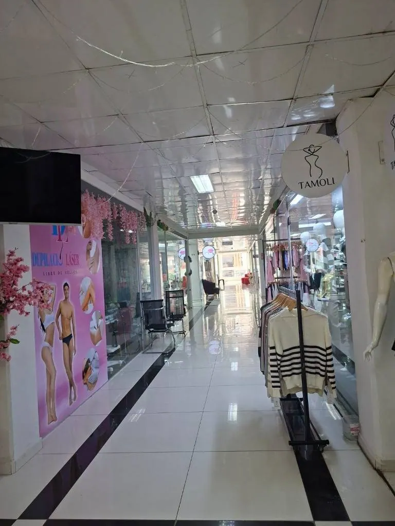 Local comercial de 14,44 m² en venta en el Centro Comercial Norte: foto 3 de 6