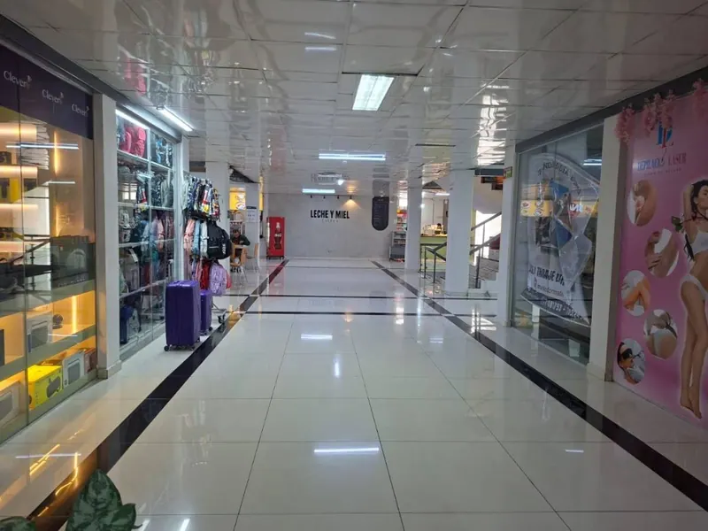 Local comercial de 14,44 m² en venta en el Centro Comercial Norte: foto 4 de 6