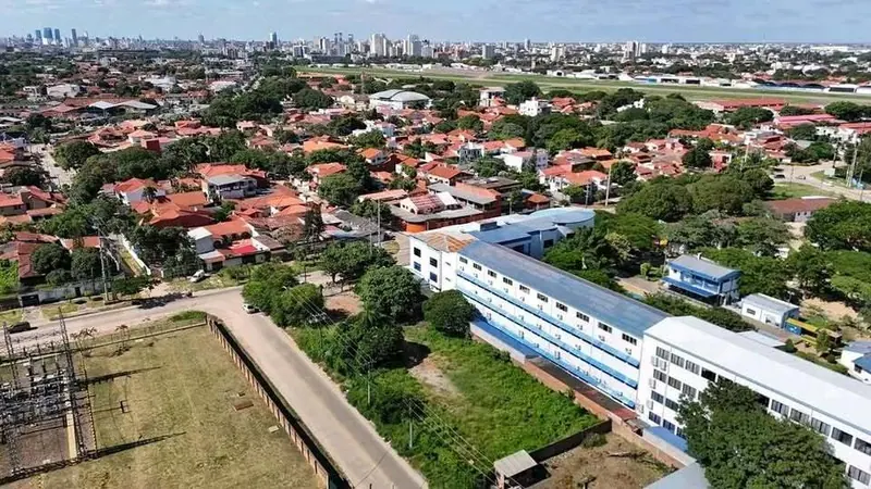 Corner lot of 2,037 m² for sale downtown, commercial use: foto 2 de 4