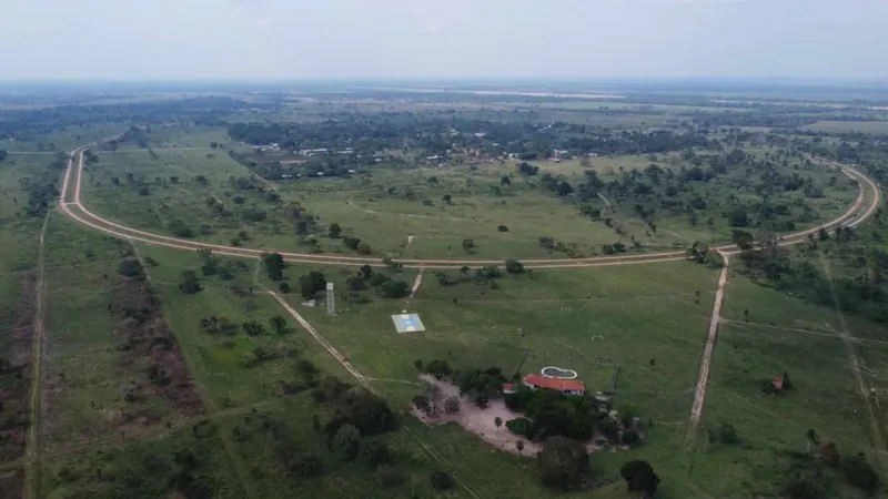 Terreno en esquina de 911 m² en venta en Tierra Santa Norte, Warnes: foto 1 de 7