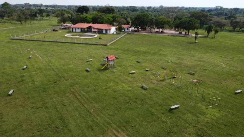 Terreno en esquina de 911 m² en venta en Tierra Santa Norte, Warnes: foto 2 de 7