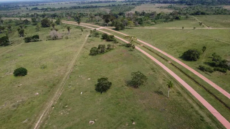 Terreno en esquina de 911 m² en venta en Tierra Santa Norte, Warnes: foto 3 de 7