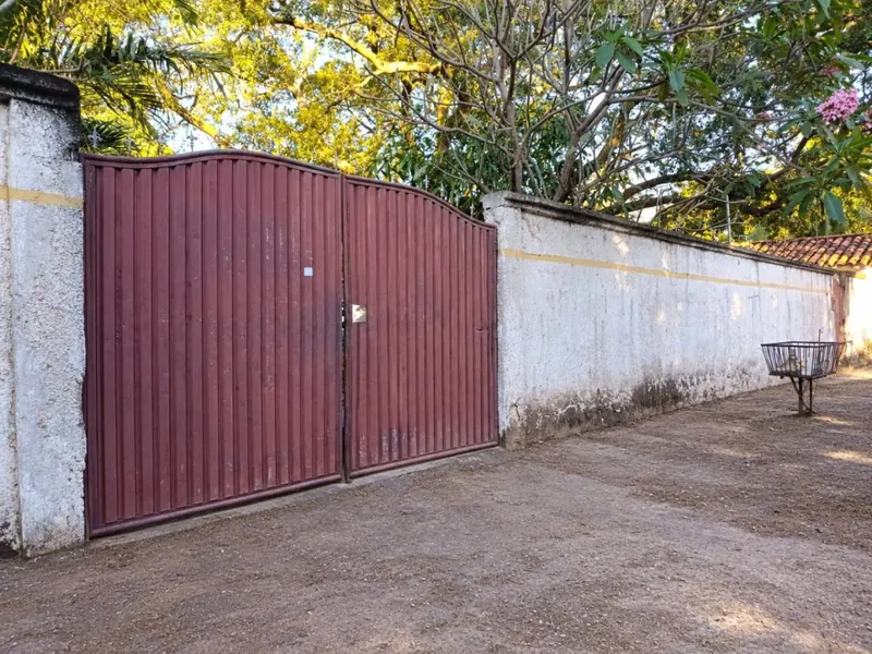 Quinta de 4.933,5 m² en venta en la Zona Este, cerca del 9no anillo