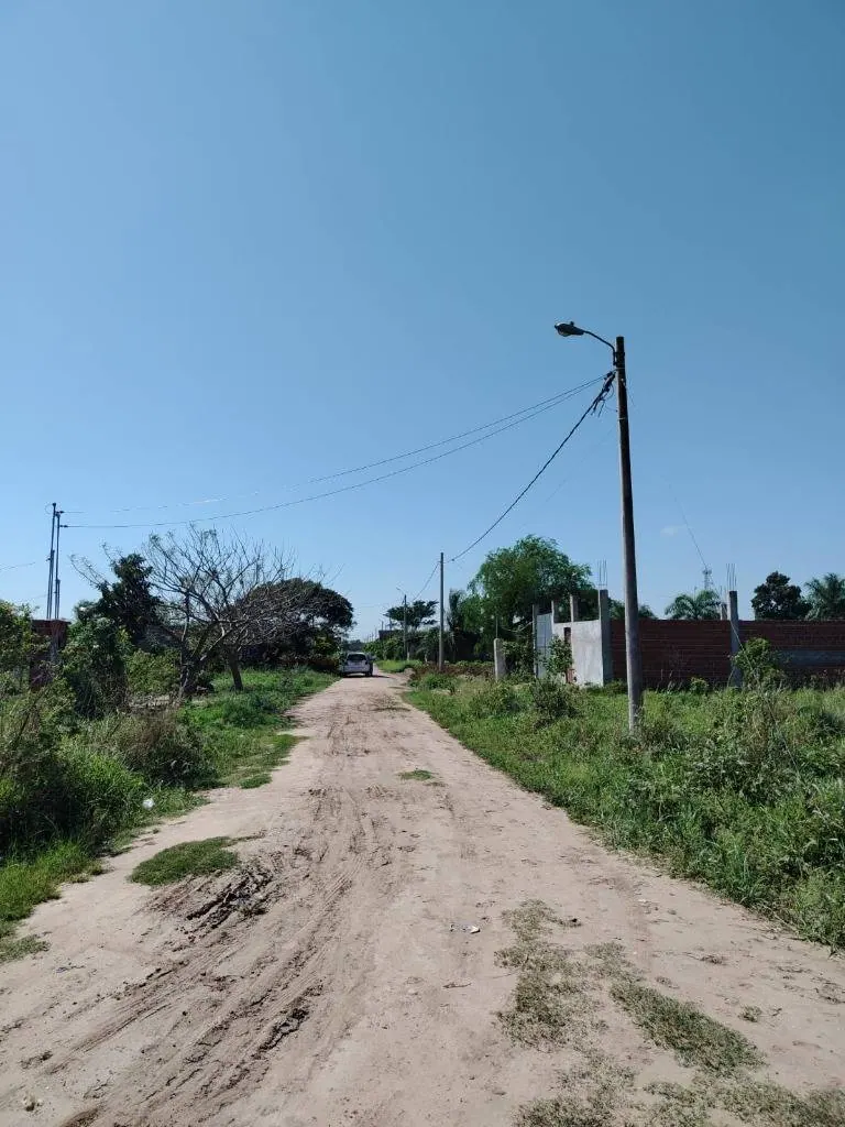 Terreno de 300 m² en venta en Warnes, a una cuadra del asfalto: foto 3 de 3