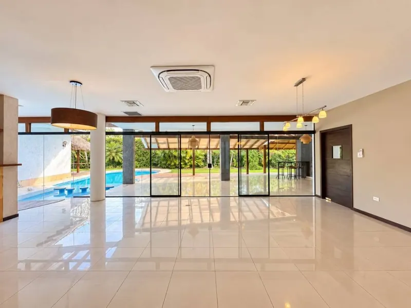 Casa de 5 suites en venta en Colinas del Urubó, sector 2: foto 2 de 11