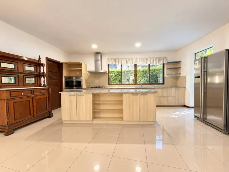 Casa de 5 suites en venta en Colinas del Urubó, sector 2: foto 4 de 11