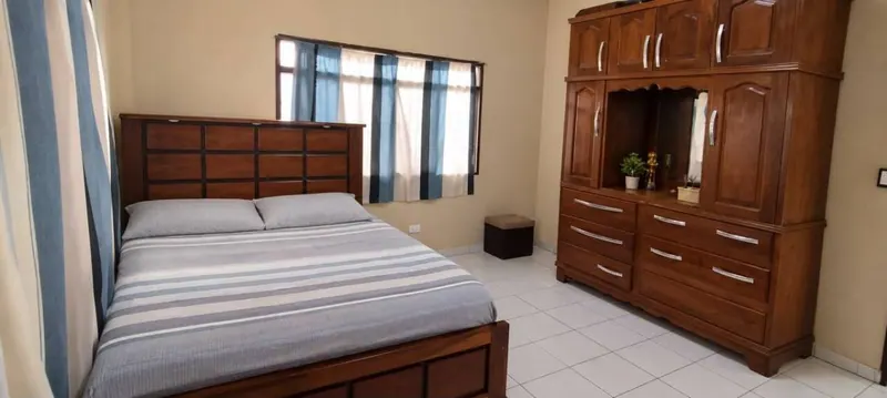 Casa en esquina con locales comerciales en venta en Valle Sánchez: foto 2 de 7