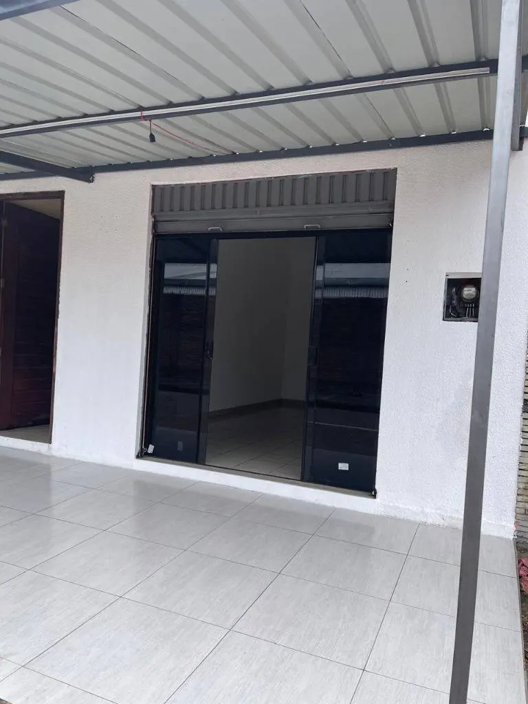 Local comercial de 39 m² en alquiler en la Zona Norte, av. Banzer: foto 7 de 7