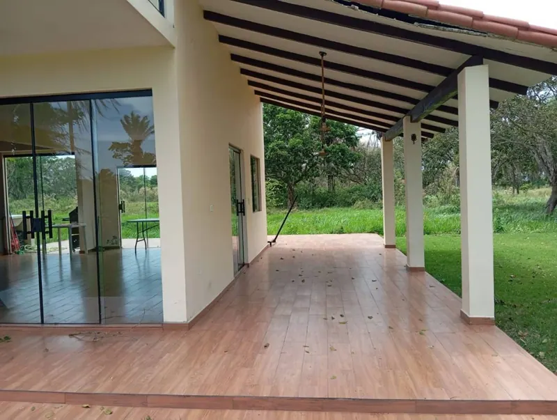 Casa de campo con piscina en venta en Poronguito, Urubó: foto 2 de 17