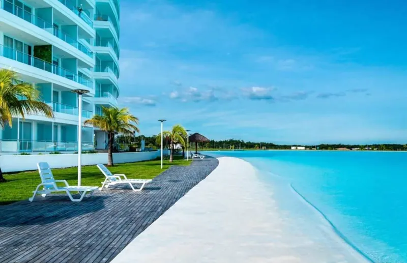 Terreno de 920 m² en venta en el condominio Playa Turquesa, Urubó: foto 9 de 10