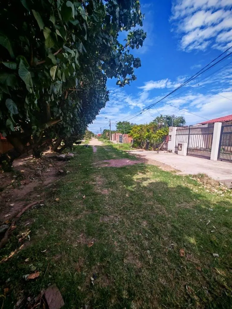 300 m² lot for sale in the North Zone, near Av. G77: foto 3 de 3