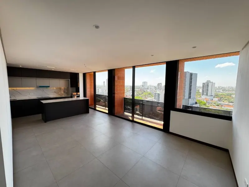 Departamento de 3 dormitorios en venta en Equipetrol, 138 m²: foto 1 de 7