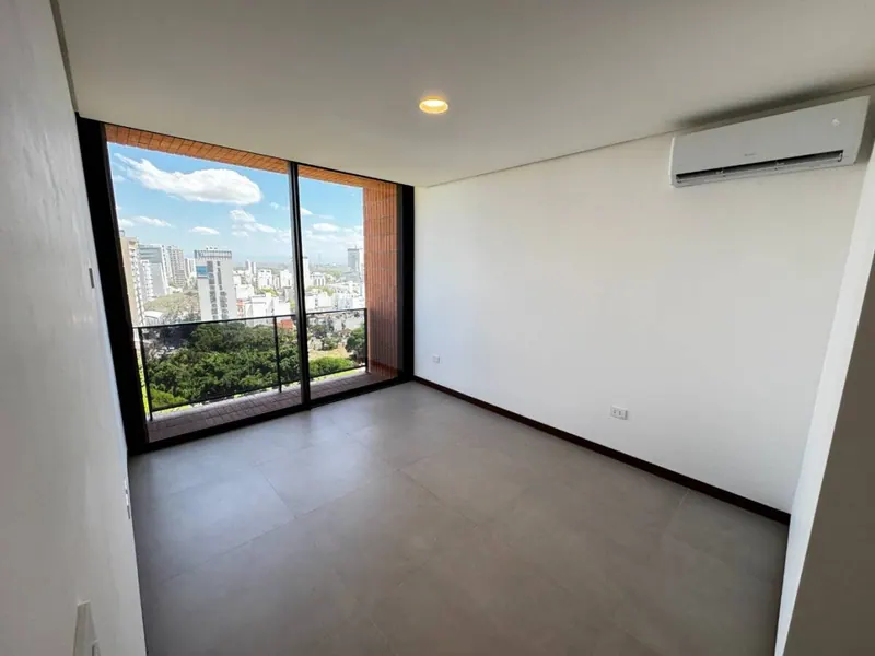 Departamento de 3 dormitorios en venta en Equipetrol, 138 m²: foto 7 de 7
