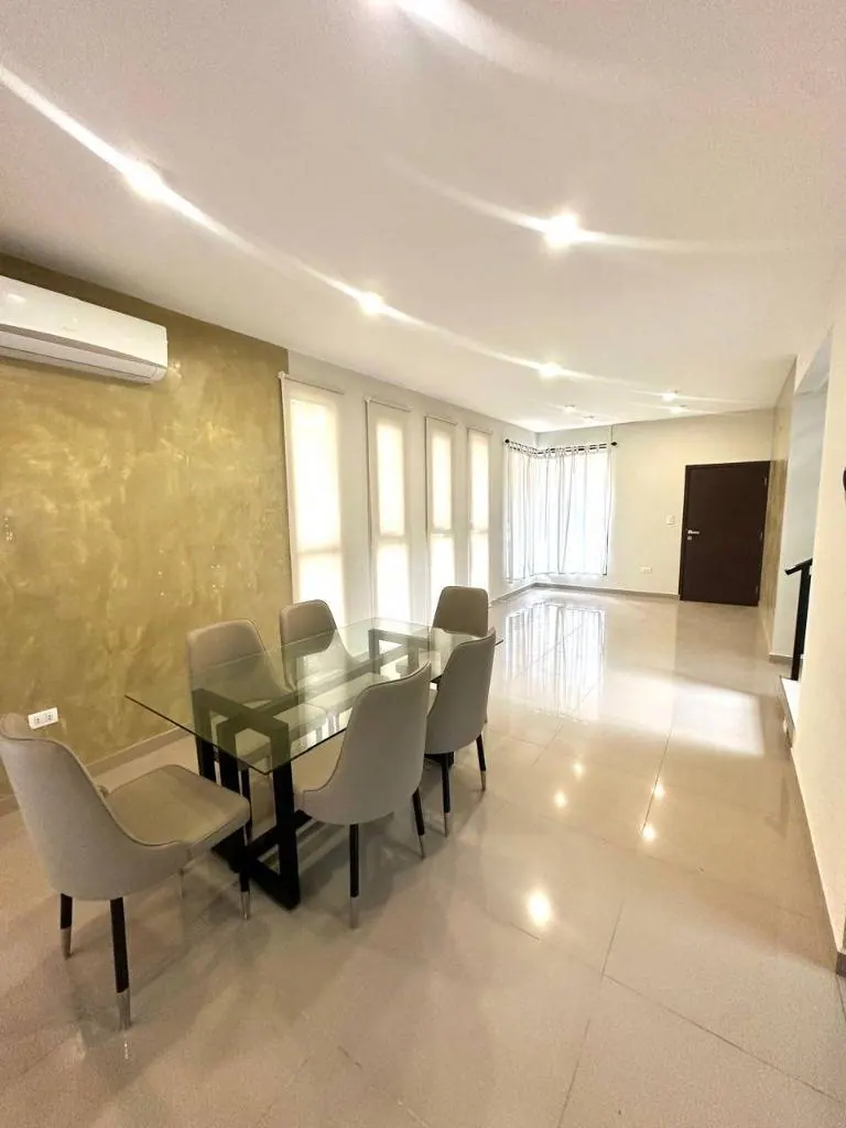 Casa de 3 dormitorios en alquiler en Mar Adentro, Urubó: foto 17 de 27