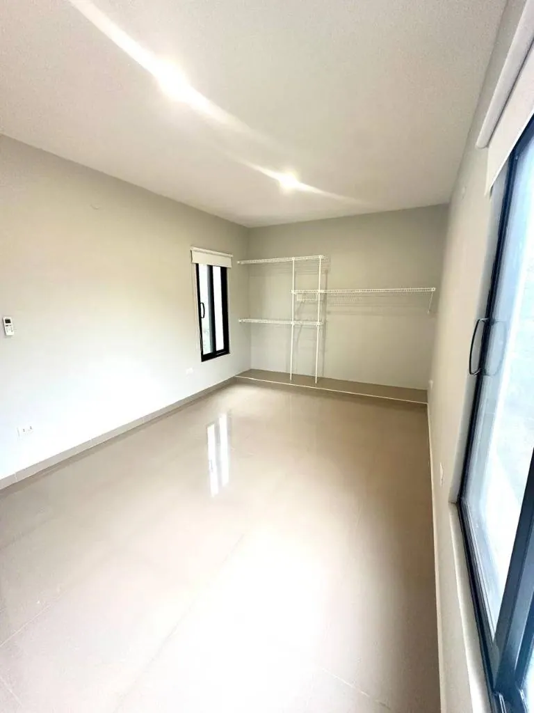 Casa de 3 dormitorios en alquiler en Mar Adentro, Urubó: foto 25 de 27