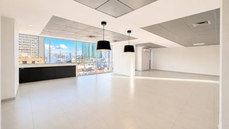 Oficina de 182 m² en alquiler en Torre Duo, Equipetrol
