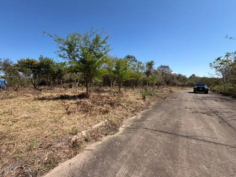 700.04 m² lot for sale in Puerto Esmeralda, Urubó: foto 5 de 8