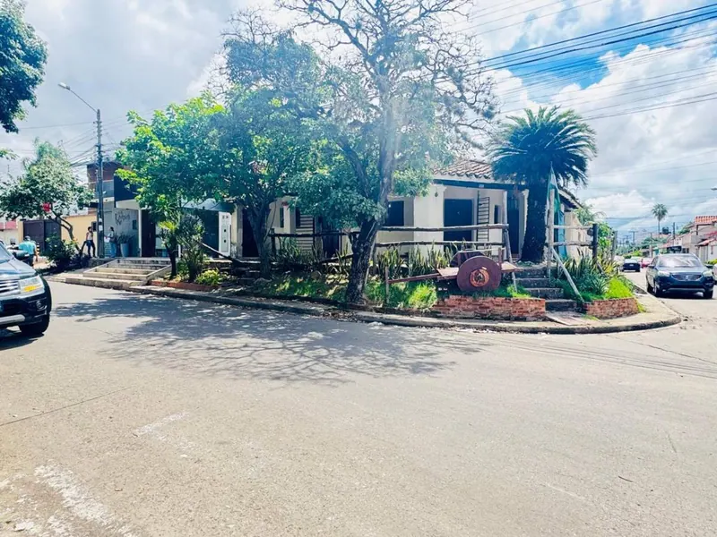 Casa comercial en esquina en venta en la Zona Sur, 341 m²: foto 8 de 25