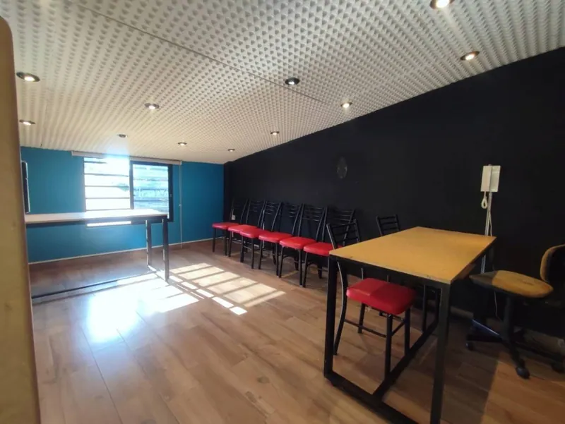 50 m² office for rent in the South Zone, with mezzanine: foto 5 de 9