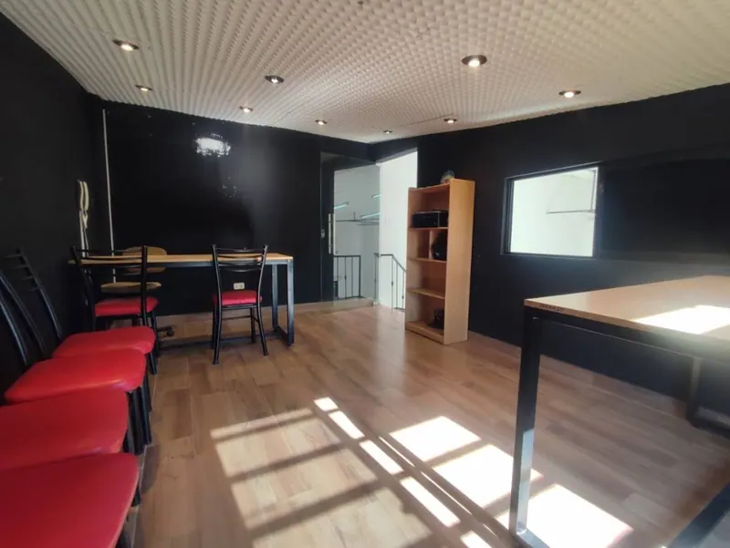 50 m² office for rent in the South Zone, with mezzanine: foto 8 de 9