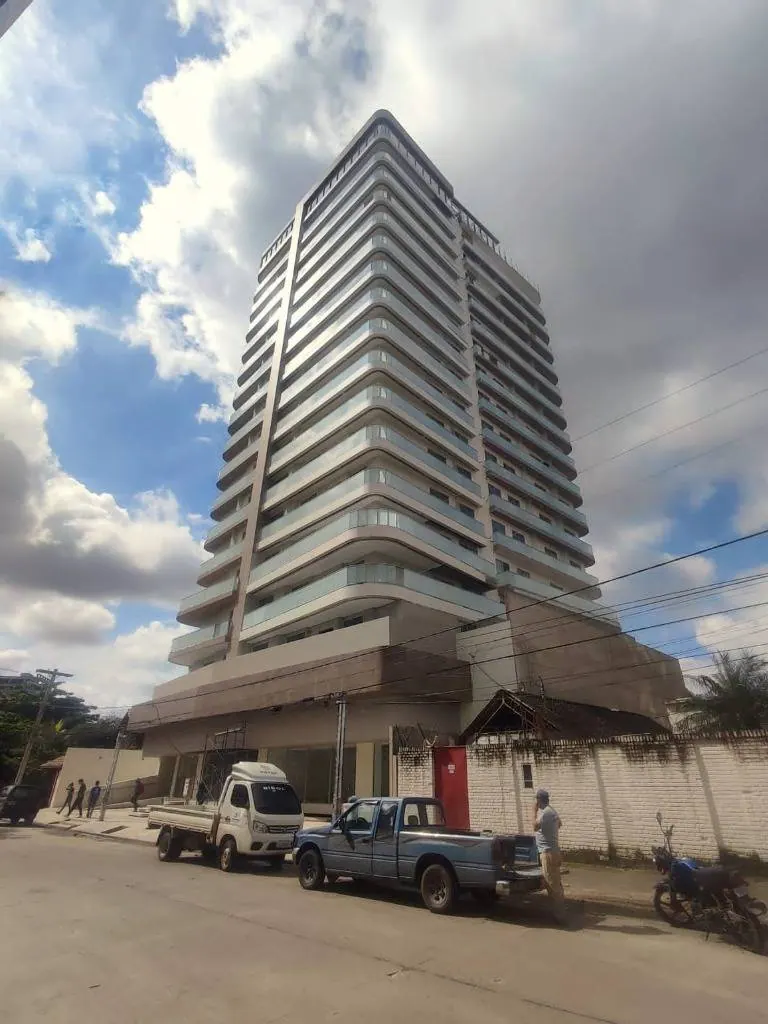 Departamento de 1 dormitorio en venta en Uptown Drei, Equipetrol: foto 1 de 17