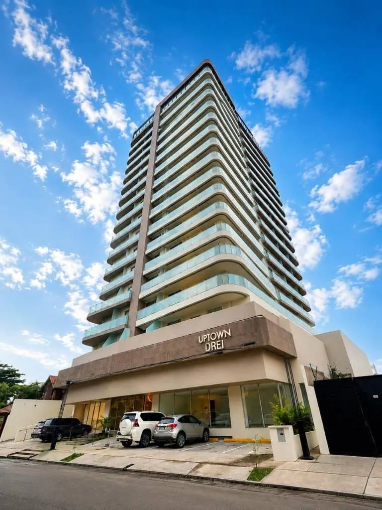 Departamento de 1 dormitorio en venta en Uptown Drei, Equipetrol: foto 2 de 17