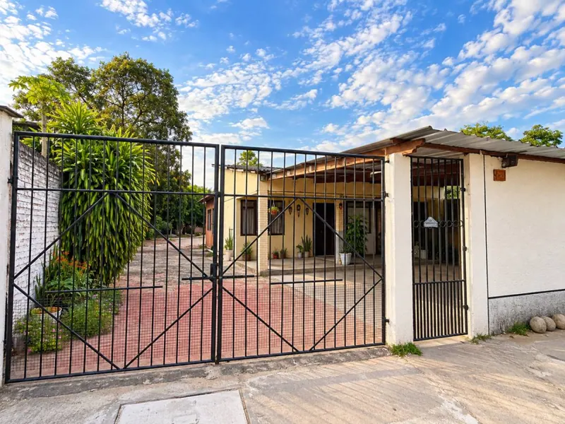 Casa de 4 dormitorios en venta en la Zona Este, terreno de 516 m²: foto 1 de 9
