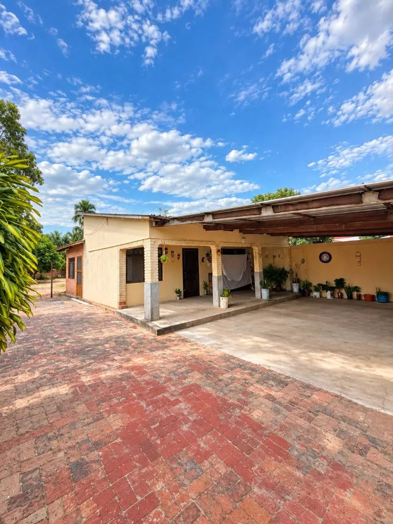 Casa de 4 dormitorios en venta en la Zona Este, terreno de 516 m²: foto 2 de 9