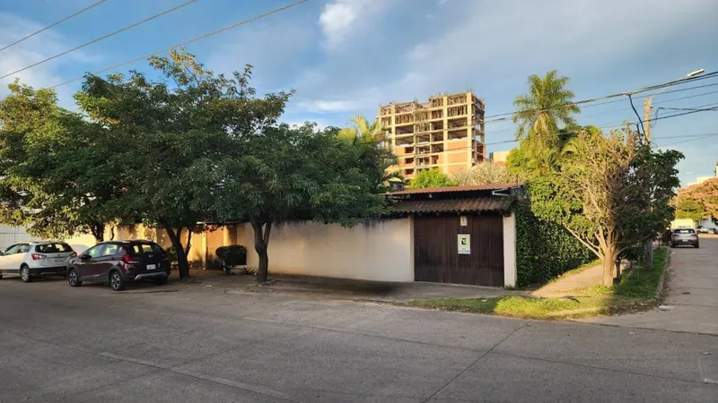 620 m² lot for sale on Av. Beni, near the 6th ring: foto 1 de 7