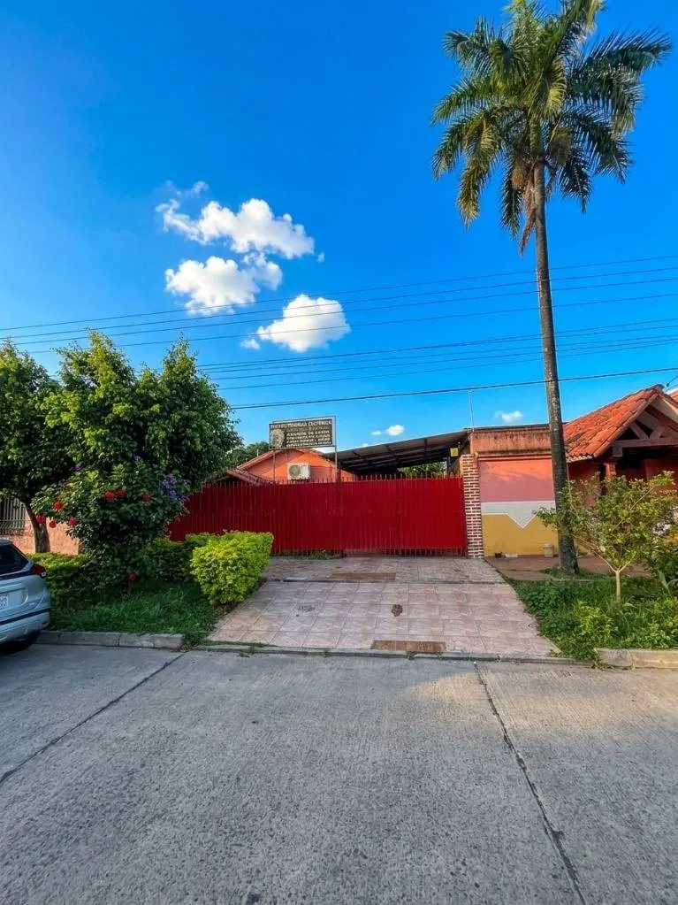 Casa de 4 dormitorios en venta en la Urbanización La Cruz, Zona Este: foto 1 de 8