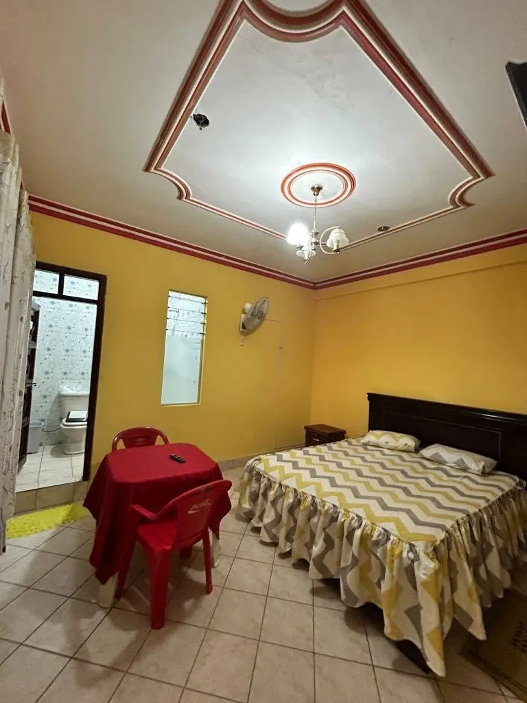 Hotel en venta en Samaipata, frente a la plaza principal: foto 9 de 13