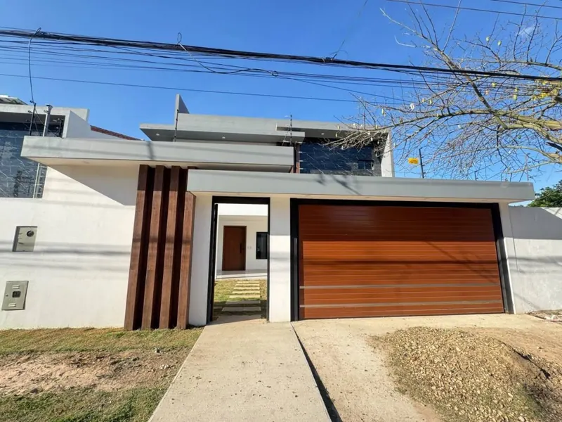Casa de 4 dormitorios con piscina en preventa en la Zona Norte: foto 1 de 11