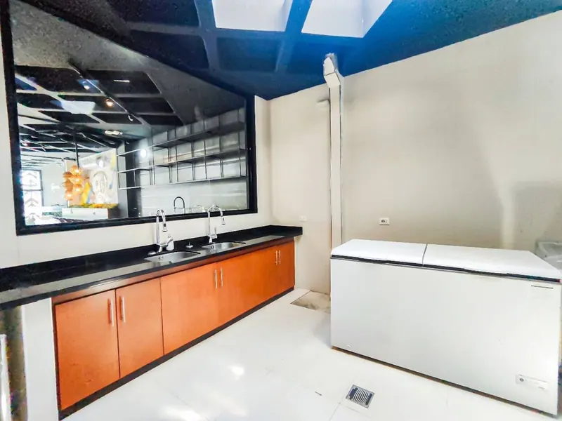 Local comercial en alquiler sobre la Av. 7mo Anillo, Zona Norte: foto 3 de 15