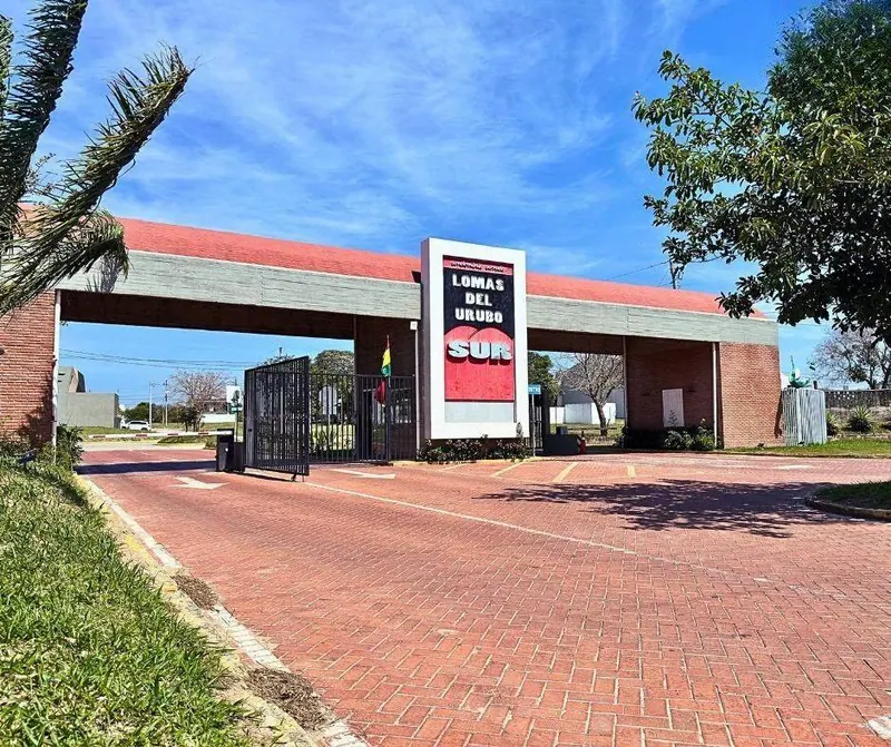 Terreno de 358 m² en venta en el condominio Lomas del Urubó Sur: foto 2 de 11